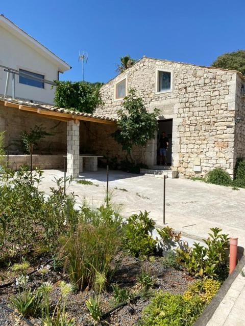 B&B Etico La Casa Di Toti Модика Экстерьер фото